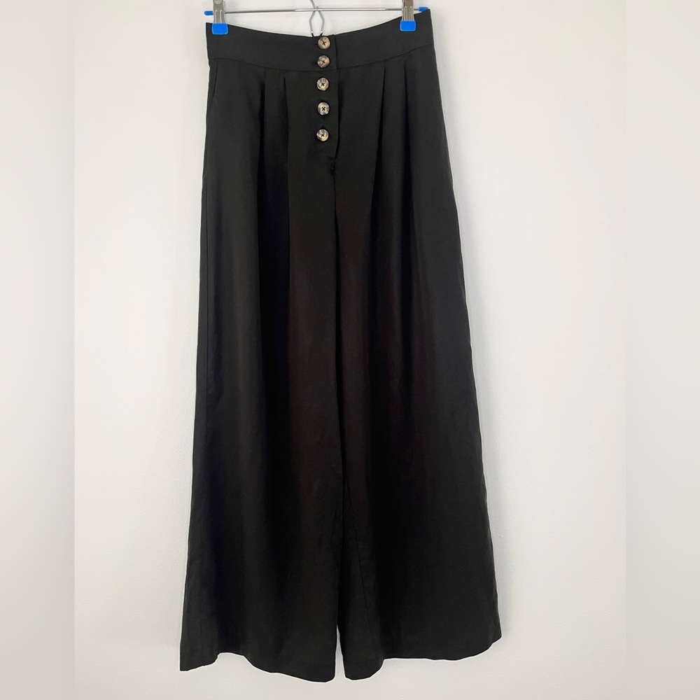 Socialite high waisted wide leg pants. From Nordstrom rack. Size small.